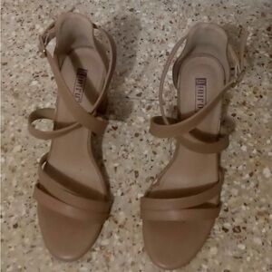 IDIFU Heels in Beige